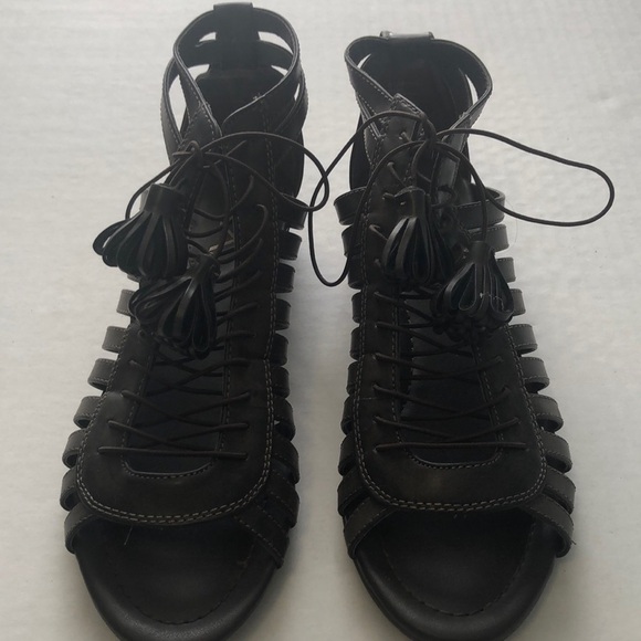 MIA Greek, Roman Style, Brown, Lace up with Tassels Size 6.5M - Picture 2 of 12